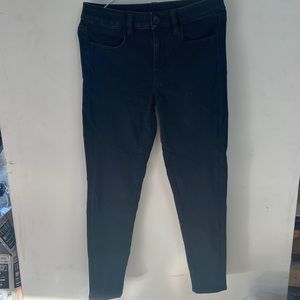 American Eagle jeans 6 short in EUC